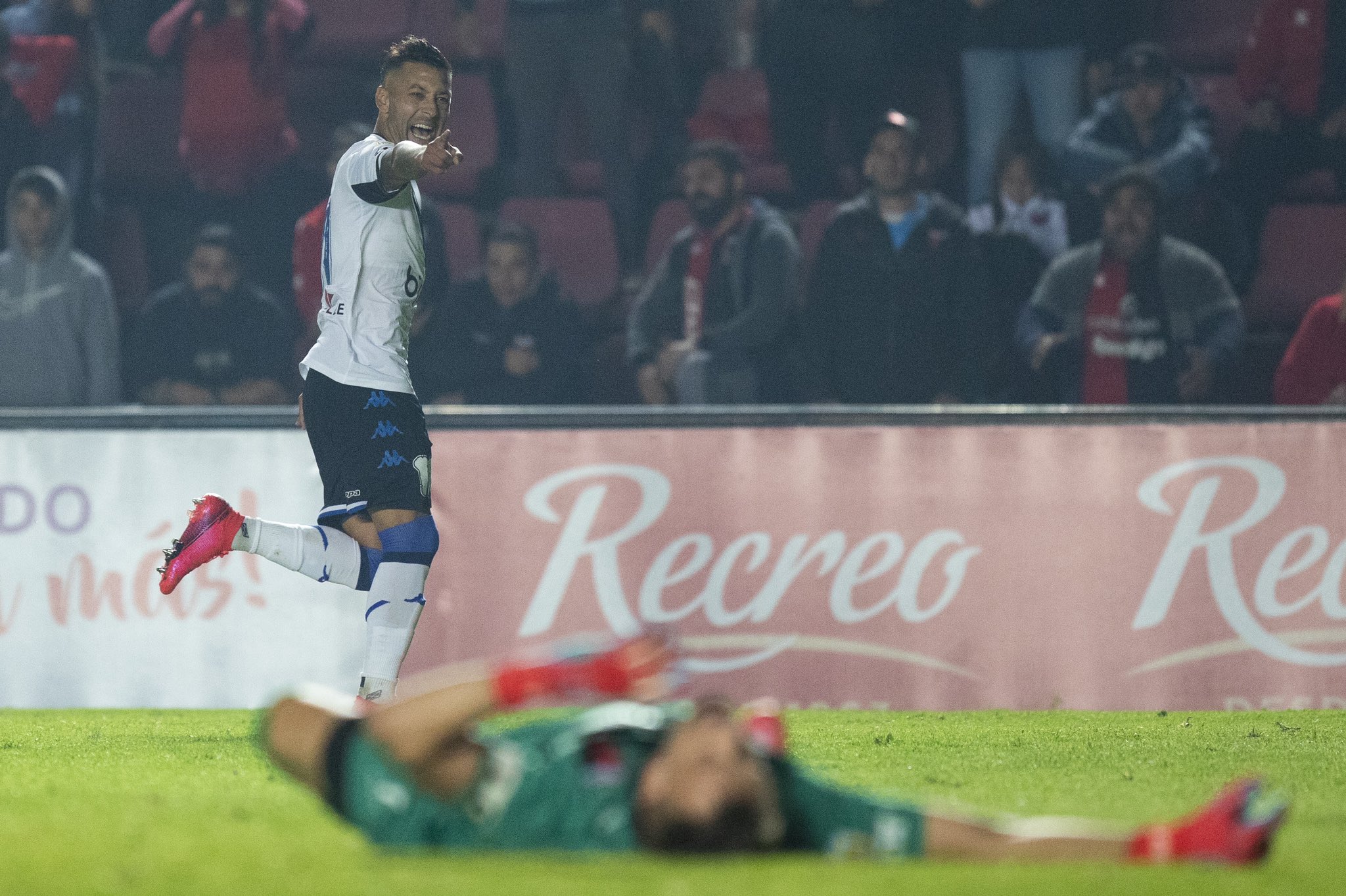 Con Gol De Janson V Lez Se Despidi De La Copa De La Liga Canal Verte