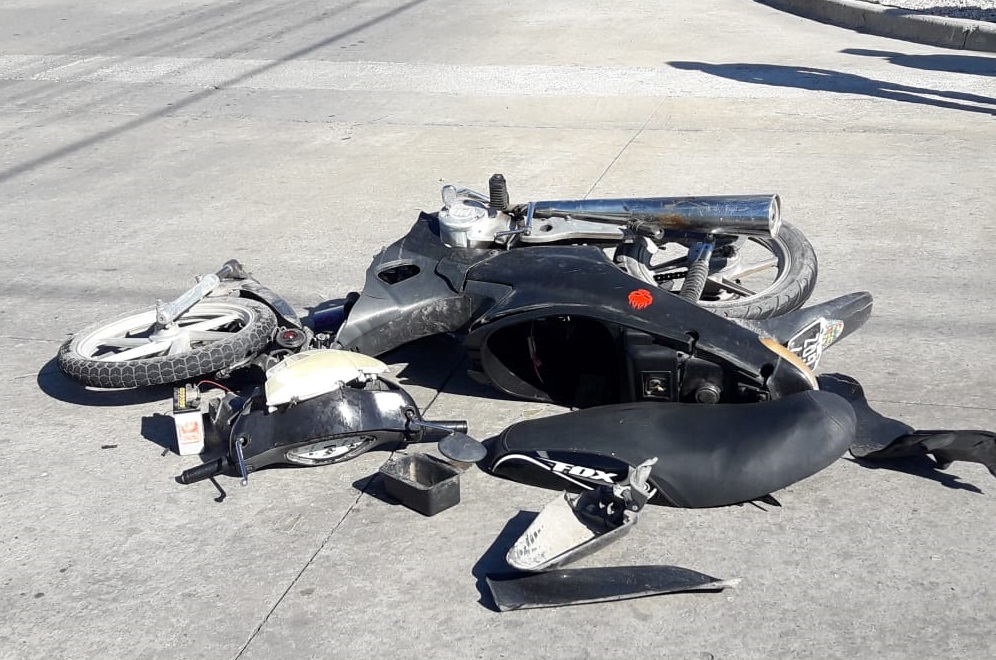 Violento Choque Terminó Con Una Motociclista Herida :: Canal Verte