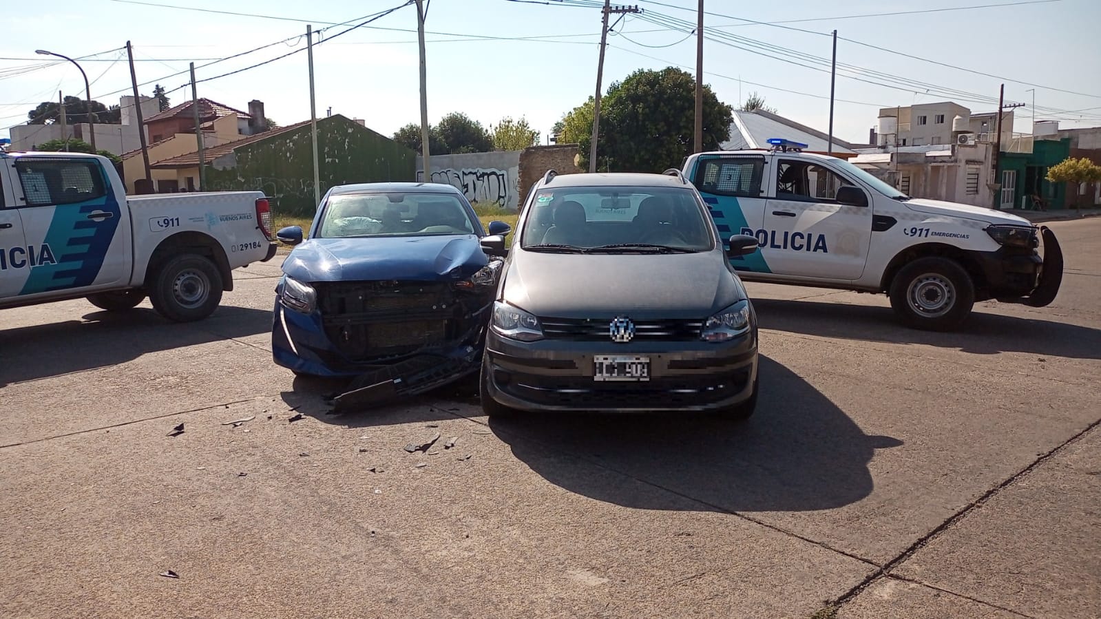 Fuerte Colisión Entre Dos Automóviles Una Mujer Herida Canal Verte 3518