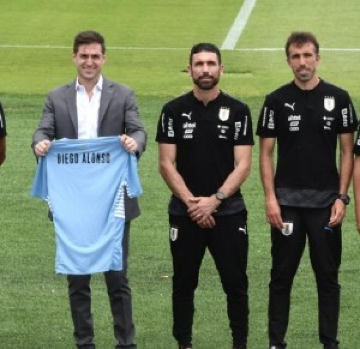 Diego Alonso fue presentado como técnico de Uruguay y reveló que