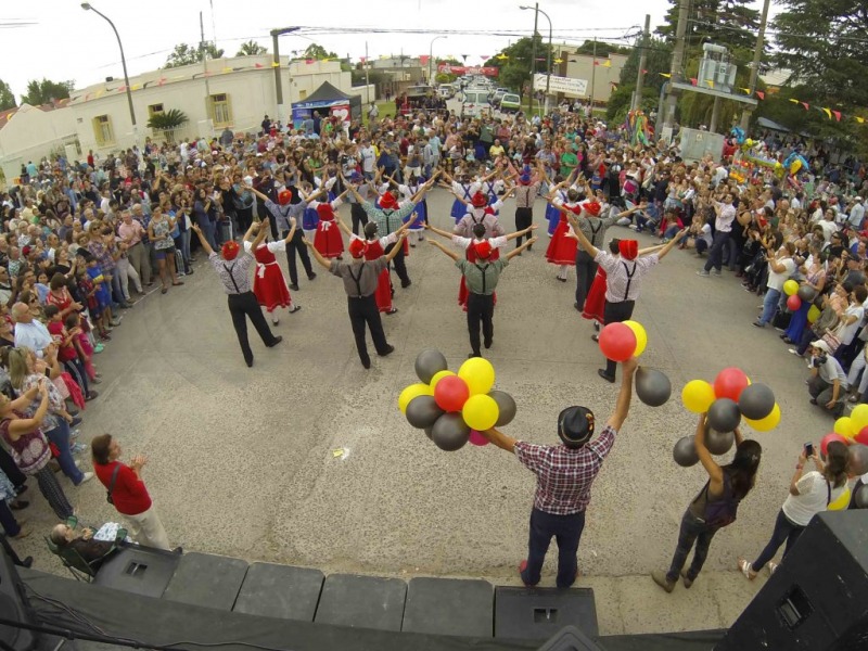 Ya hay clima de fiesta en Colonia Hinojo