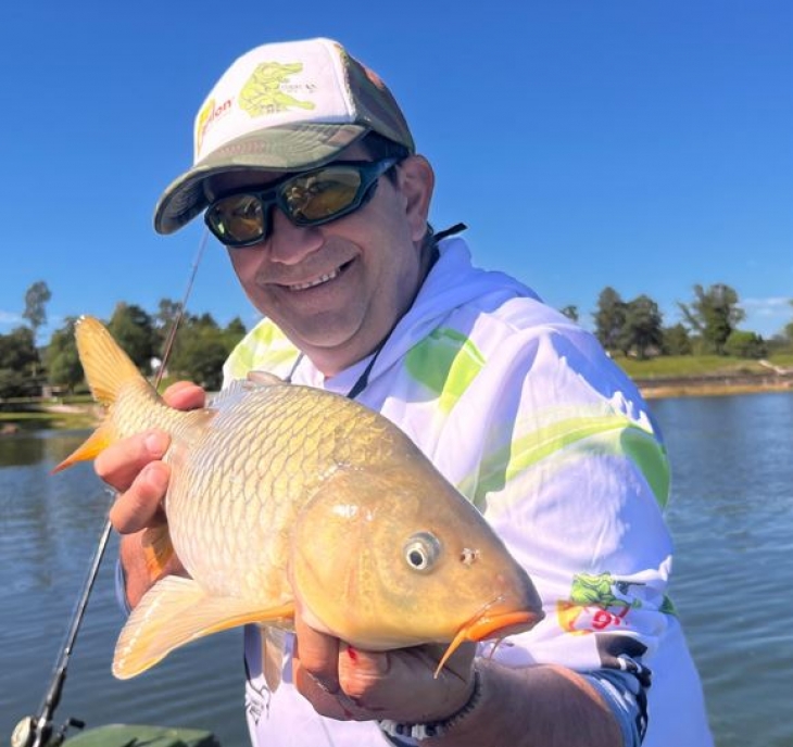 PESCA EN PRIMERA PERSONA CON SEÑUELOS, pesca urbana 