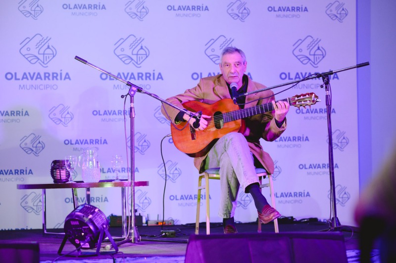 A sala llena, Juan Fal brind un concierto en el saln Rivadavia