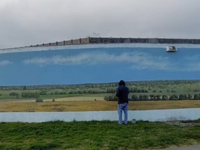 Destacan el trabajo de Daniel Fitte por el mural en Sierras Bayas