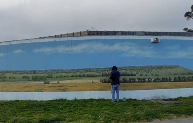 Destacan el trabajo de Daniel Fitte por el mural en Sierras Bayas