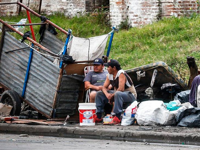 El 53 por ciento del pas cay debajo de la lnea de pobreza