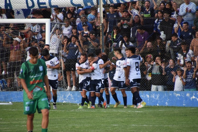 Racing presenta la que ser su piel en el sueo del ascenso