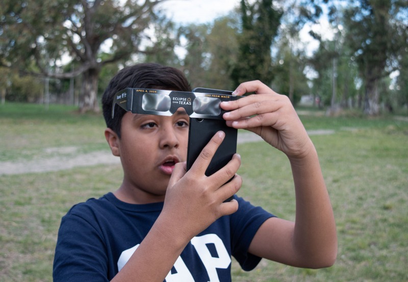 Un centenar de personas disfrut del eclipse en 