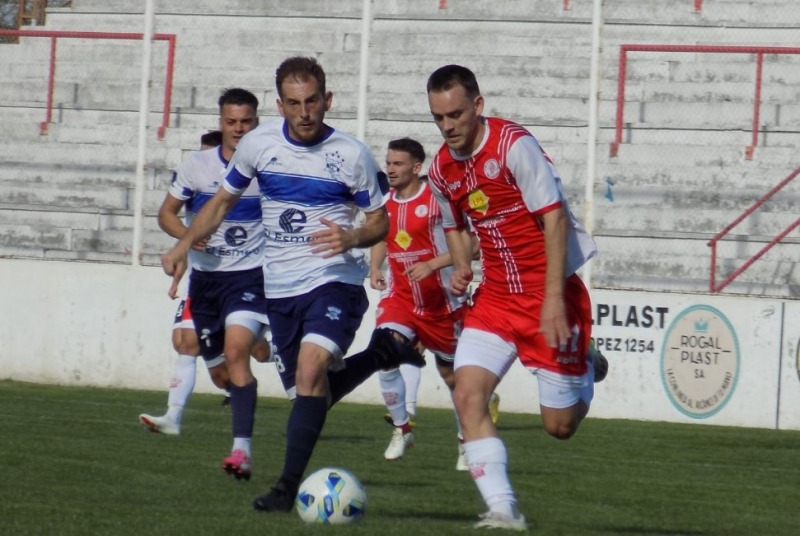 Racing juega el domingo en Tandil, Embajadores y Ferro el sbado