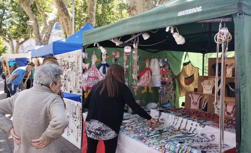 Est en marcha en la Plaza Central la Feria de La Minga