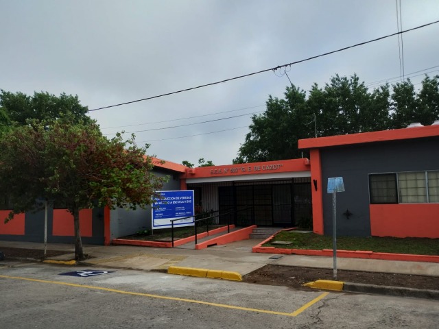 Muchas escuelas dentro de una escuela