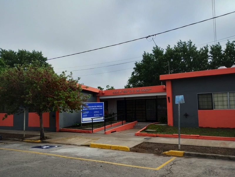 Muchas escuelas dentro de una escuela