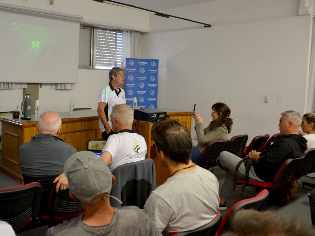 Dio inicio el curso de la Escuela Csar Luis Menotti