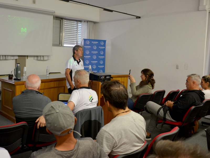 Dio inicio el curso de la Escuela Csar Luis Menotti