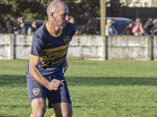 Siguen las locuras: Longhini jugar en Loma Negra