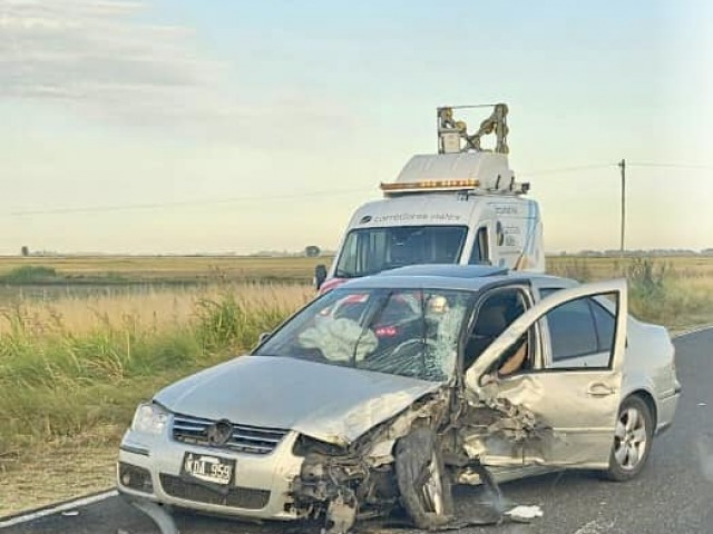 Tres personas heridas tras un choque en la Ruta 226