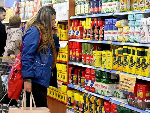 El consumo en la Argentina se desplom un 17 % en 2024