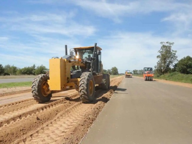 Trabajos en la autova de la Ruta 3 entre Monte y Gorchs